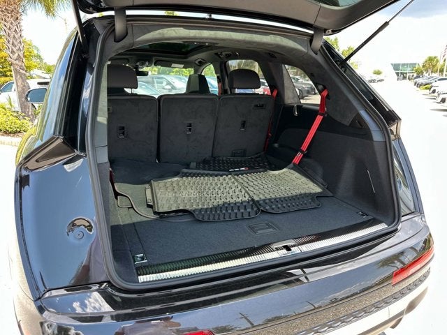 2025 Audi SQ7 Prestige Image 14 of 41