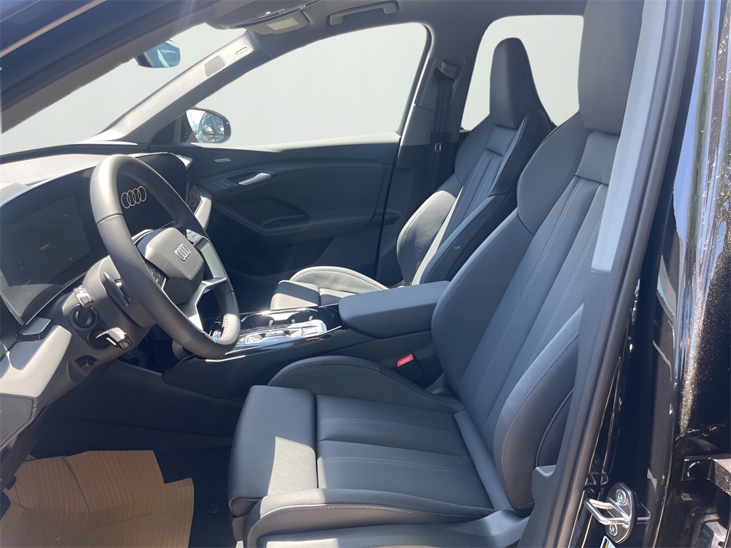 Vehicle image 6 of 7