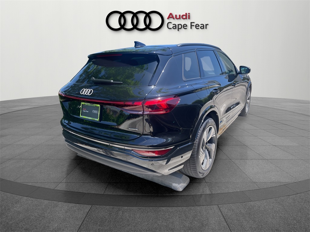 Vehicle image 4 of 7