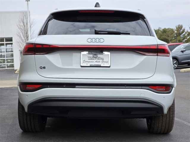 Vehicle image 6 of 44
