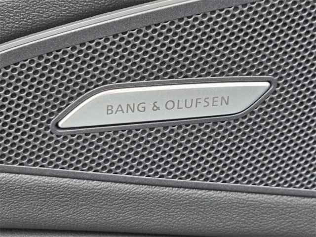 Vehicle image 15 of 44