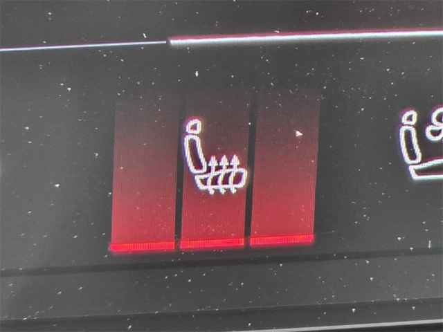 Vehicle image 16 of 44