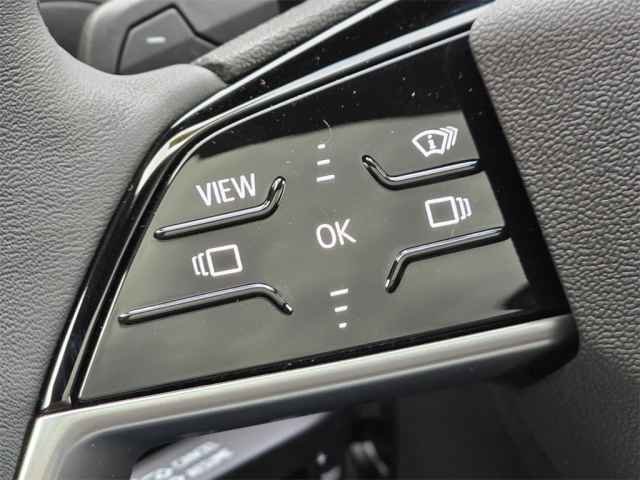 Vehicle image 24 of 44