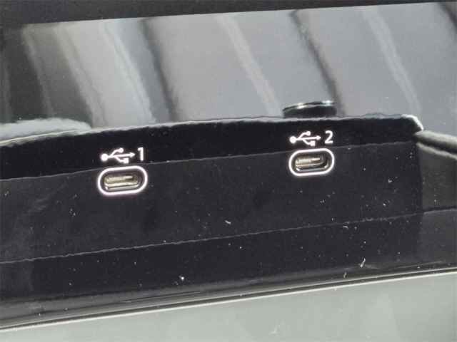 Vehicle image 19 of 44