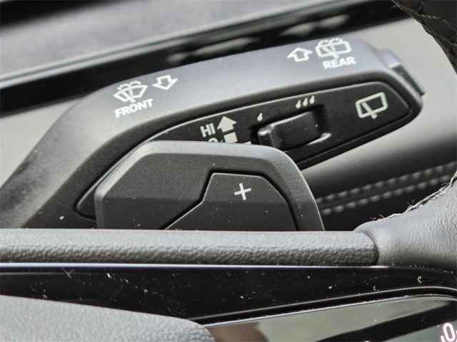 Vehicle image 23 of 44