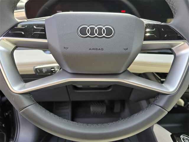 Vehicle image 37 of 44