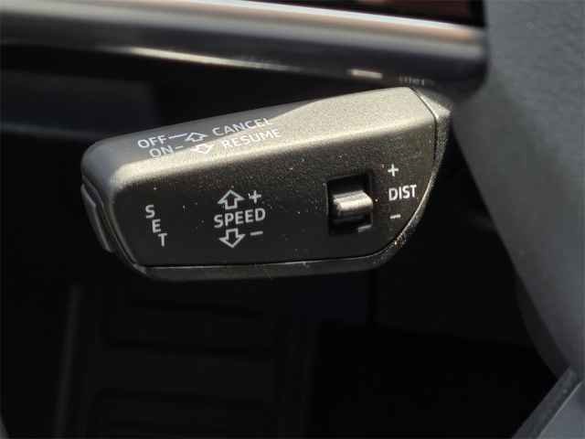 Vehicle image 22 of 44
