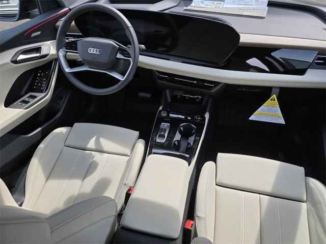 Vehicle image 33 of 44