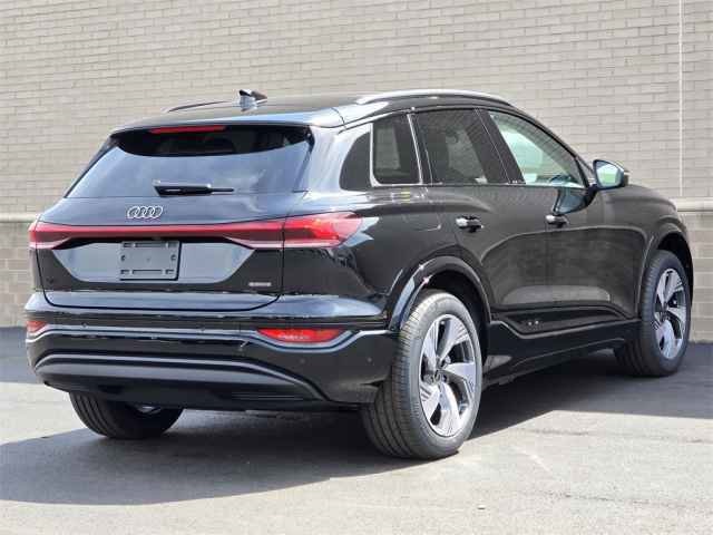 Vehicle image 5 of 44