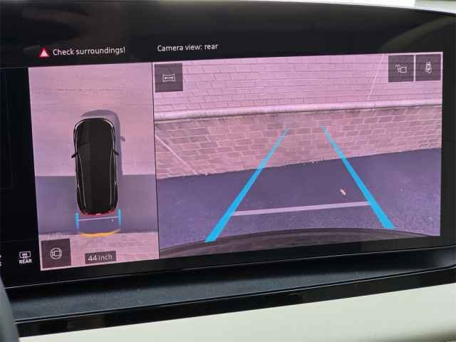 Vehicle image 11 of 44