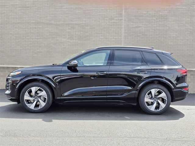 Vehicle image 8 of 44
