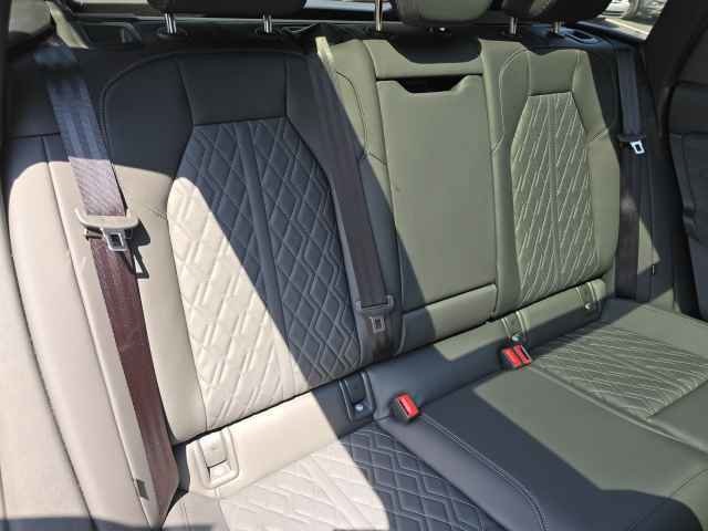 Vehicle image 15 of 46