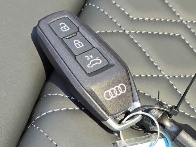 Vehicle image 34 of 46