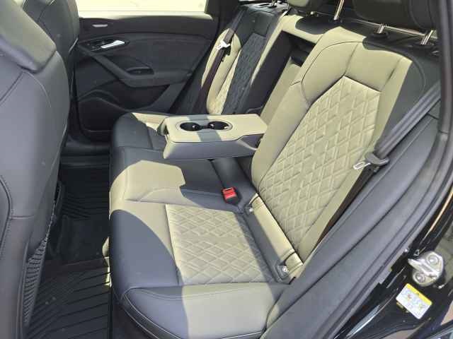 Vehicle image 13 of 46