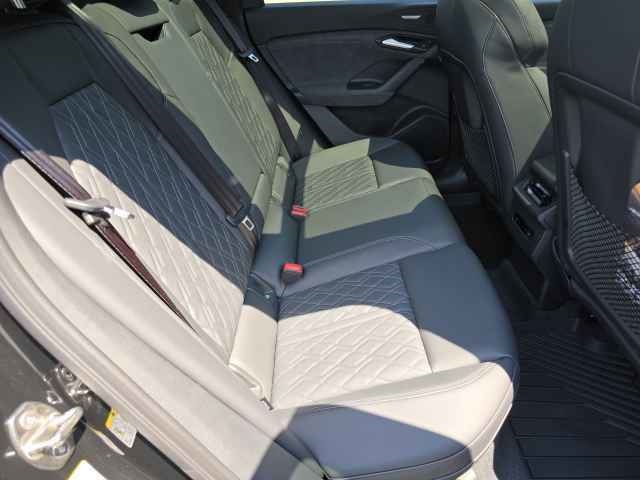 Vehicle image 14 of 46