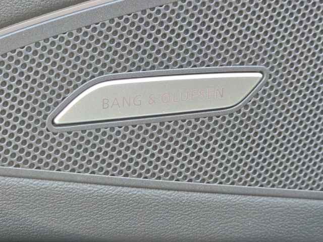 Vehicle image 42 of 46