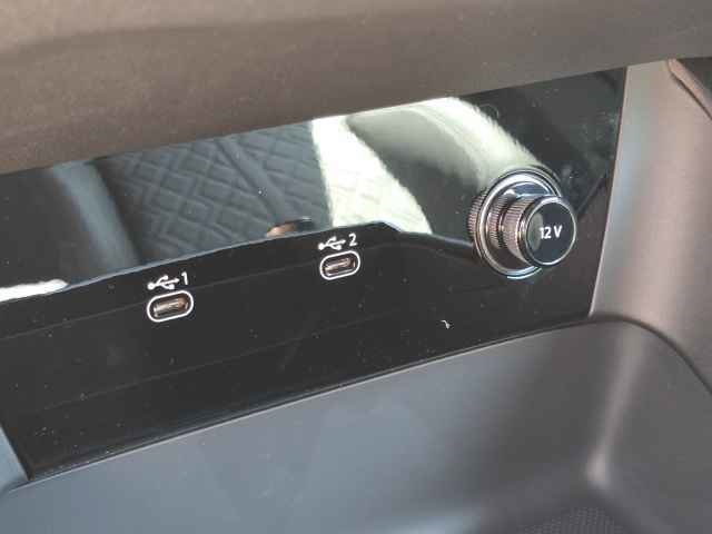 Vehicle image 37 of 46