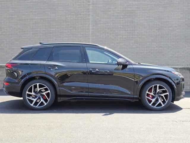 Vehicle image 4 of 46