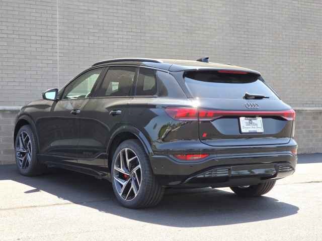 Vehicle image 7 of 46