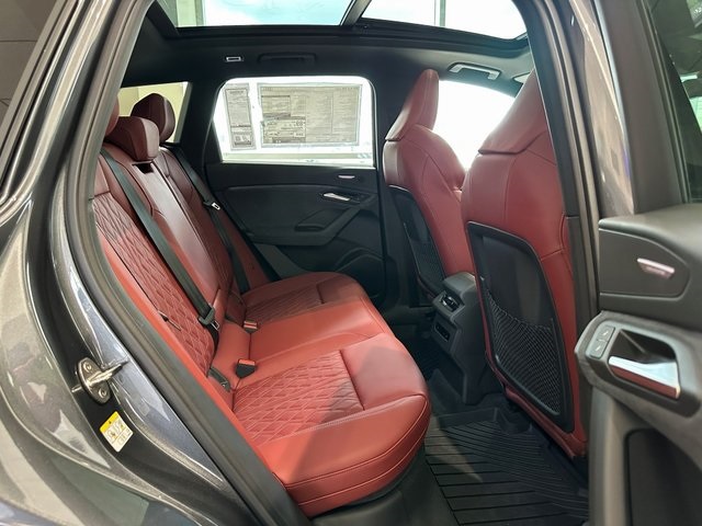 2025 Audi SQ6 e-tron Prestige Image 8 of 29