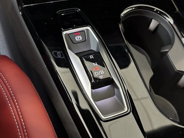 2025 Audi SQ6 e-tron Prestige Image 16 of 29