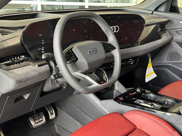 2025 Audi SQ6 e-tron Prestige Image 13 of 29