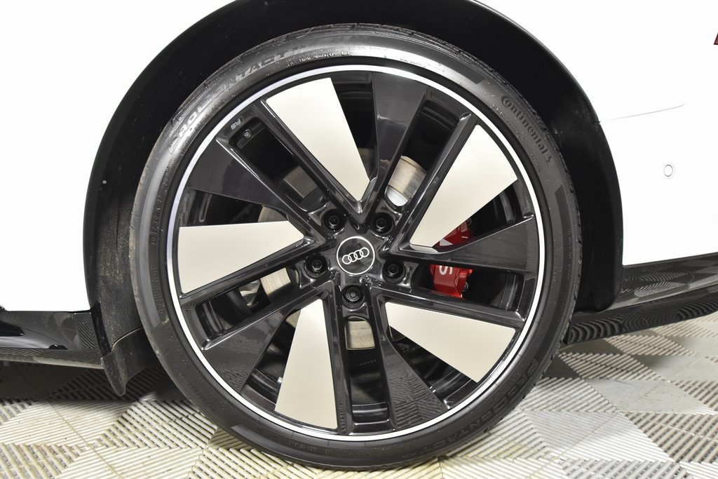 Vehicle image 16 of 19