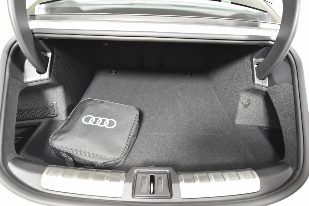 Vehicle image 15 of 19