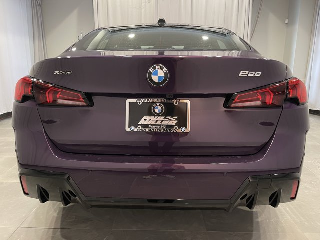Vehicle image 5 of 8