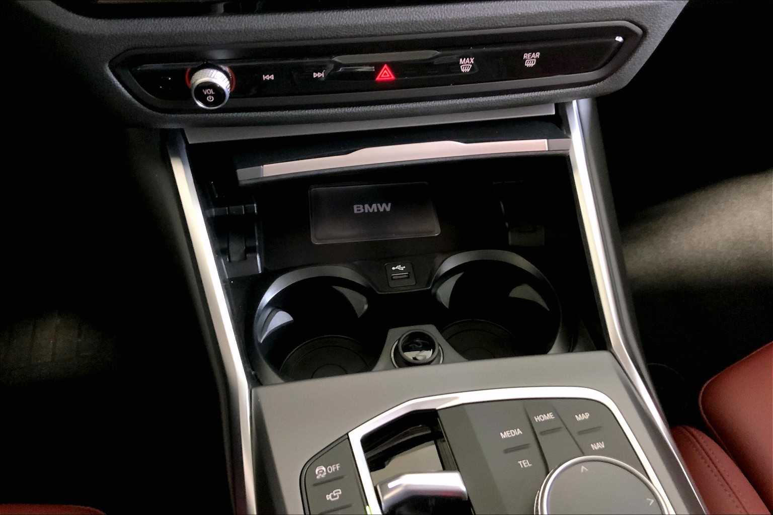 Vehicle image 13 of 22