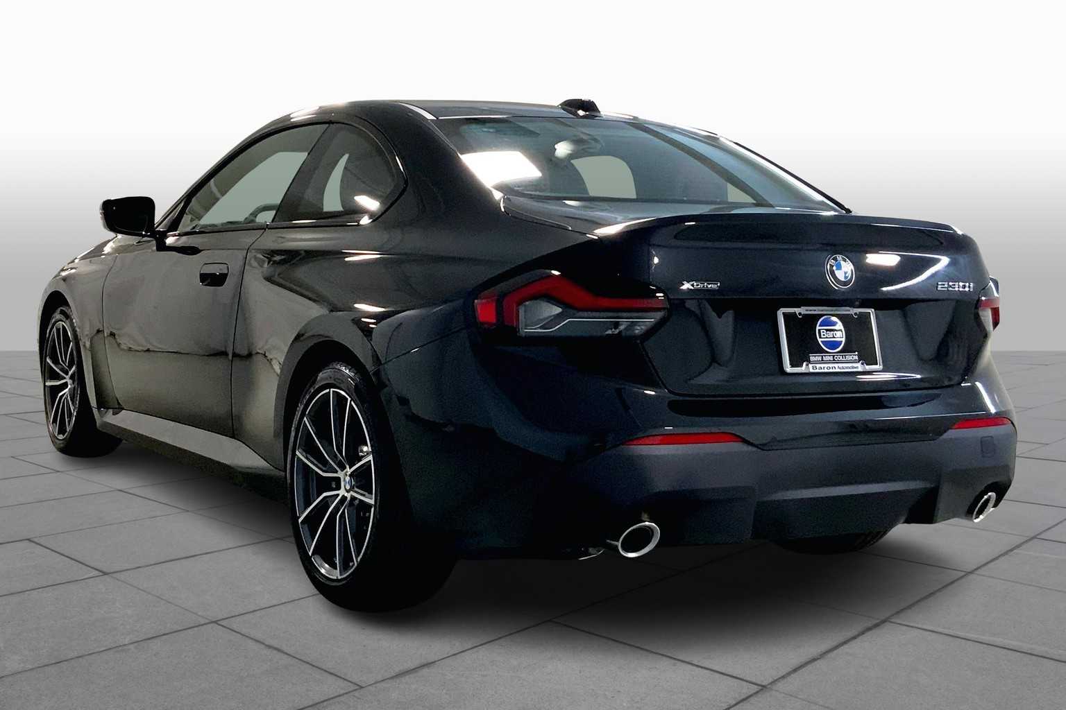 Vehicle image 5 of 22
