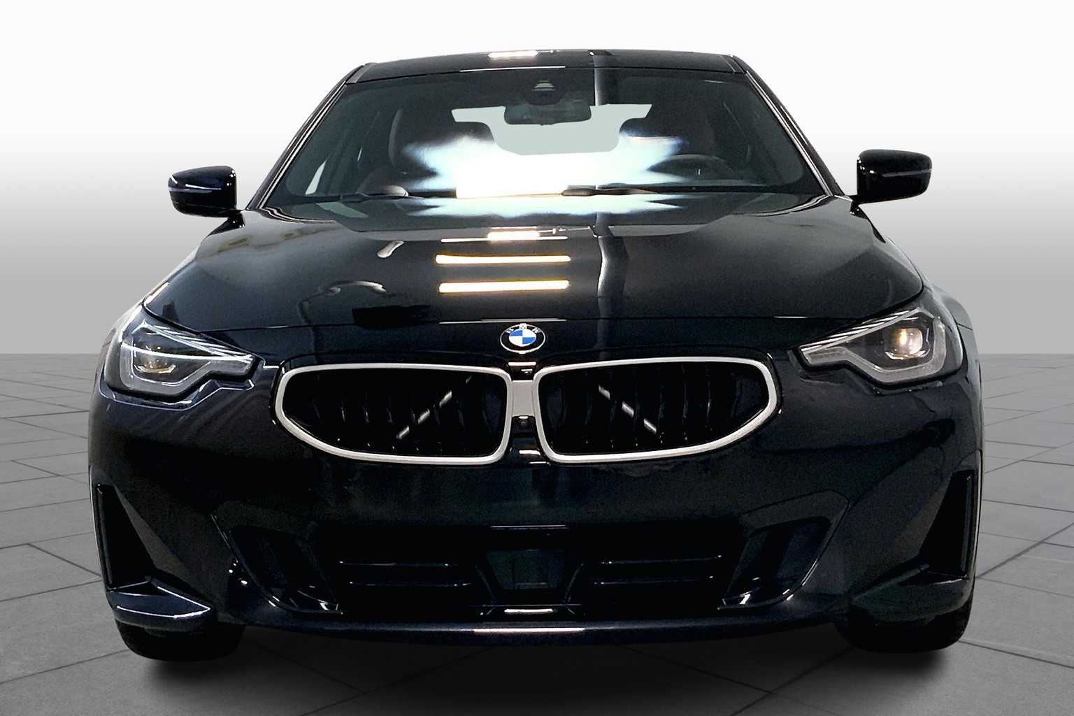 Vehicle image 2 of 22