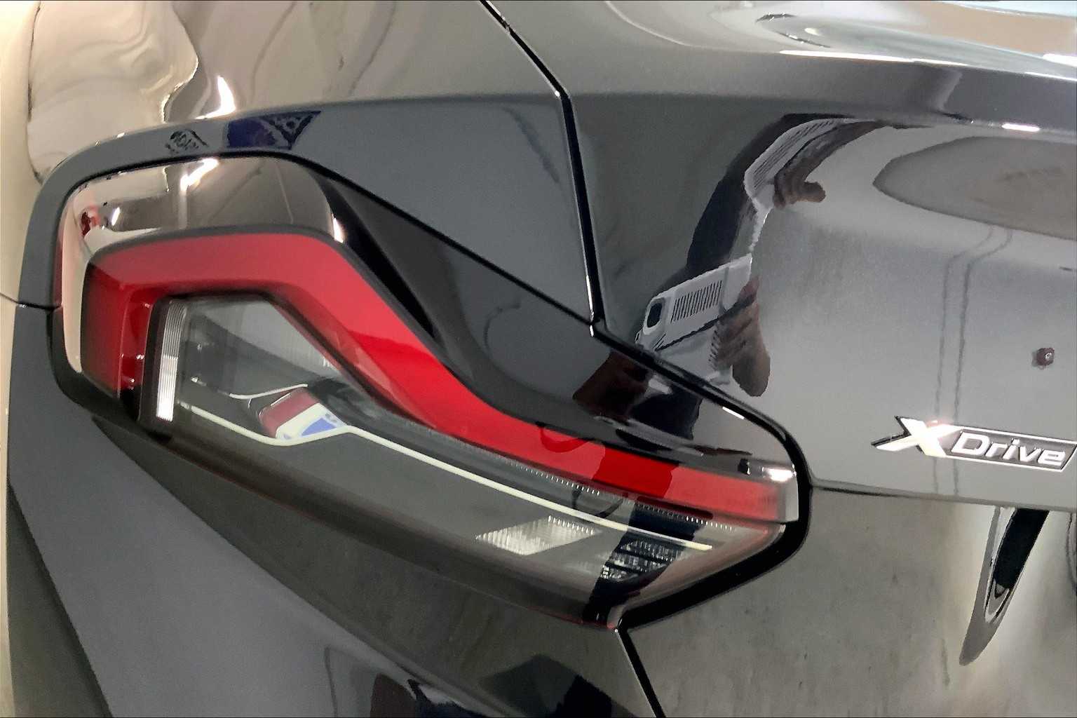 Vehicle image 20 of 22