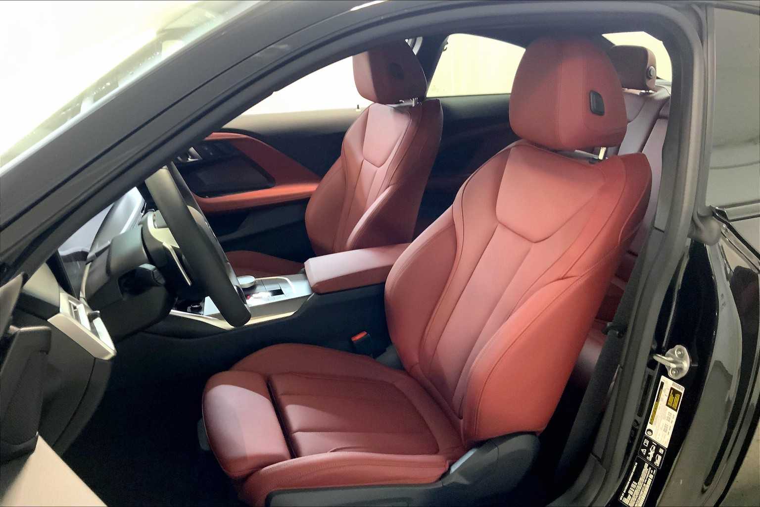 Vehicle image 8 of 22