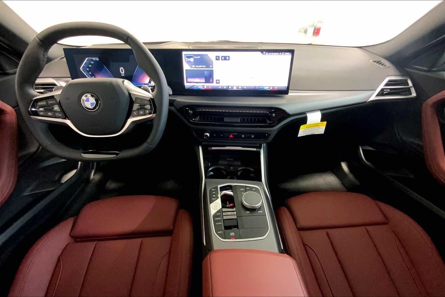 Vehicle image 10 of 22