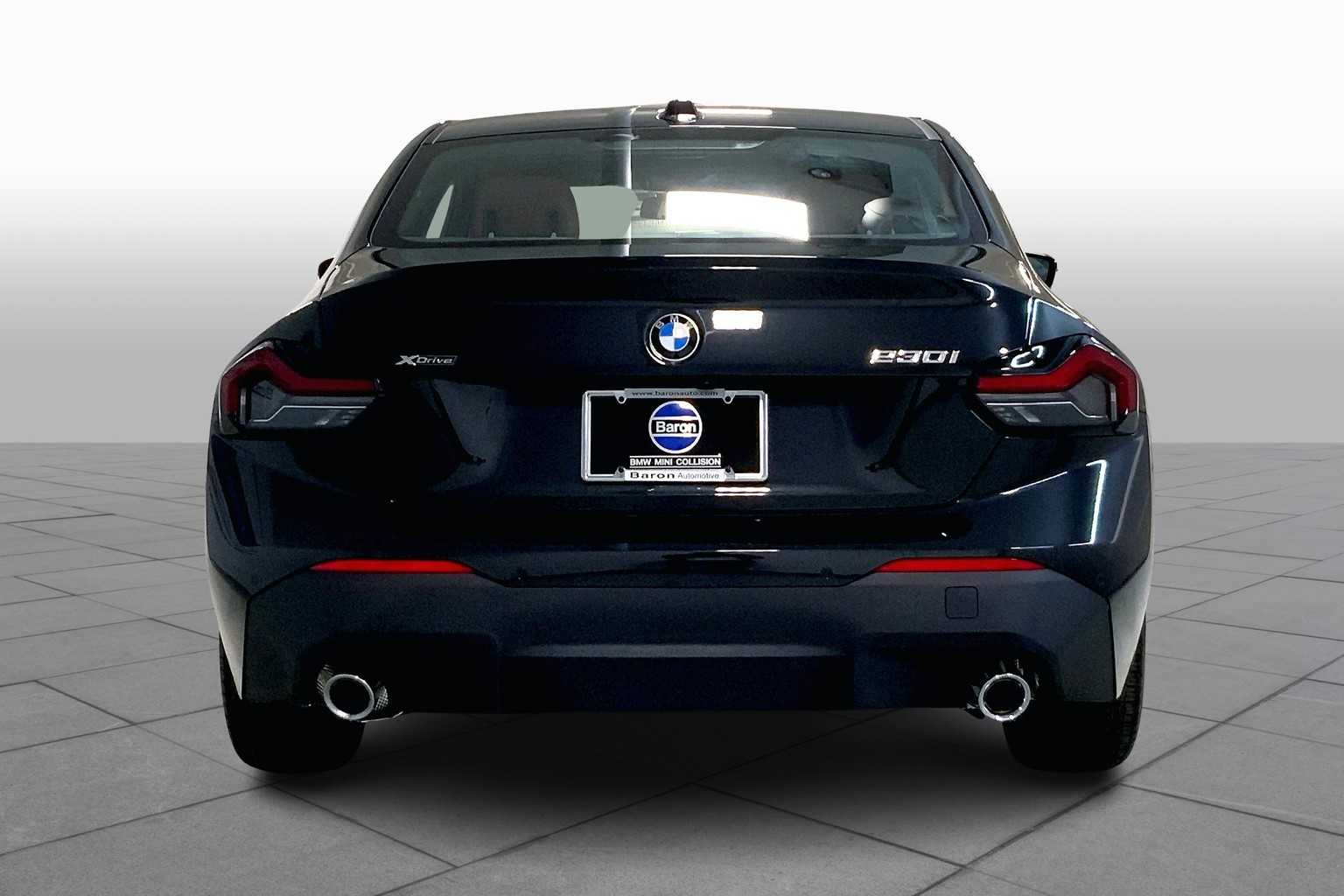 Vehicle image 4 of 22