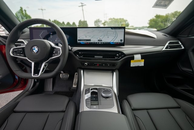 Vehicle image 14 of 32