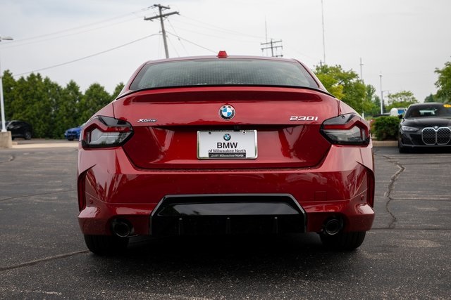 Vehicle image 6 of 32