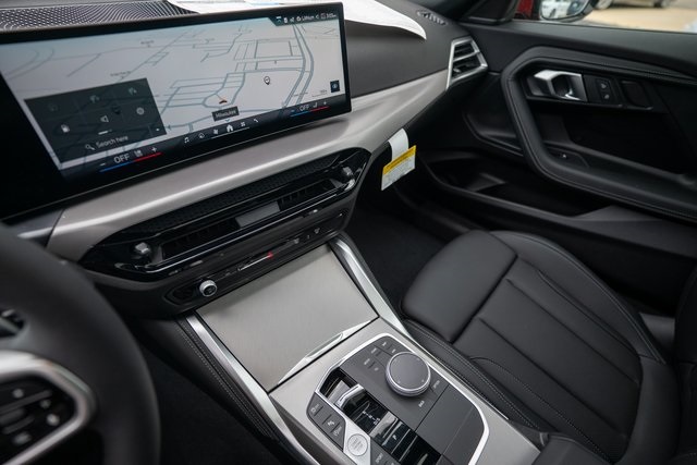 Vehicle image 16 of 32