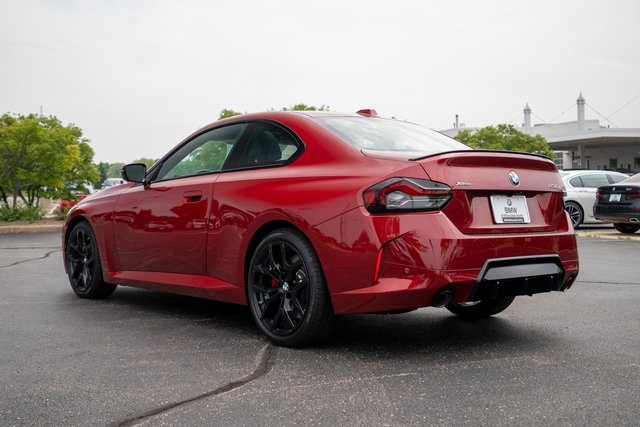 Vehicle image 7 of 32