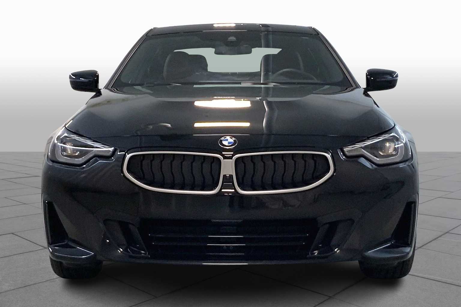 Vehicle image 2 of 22