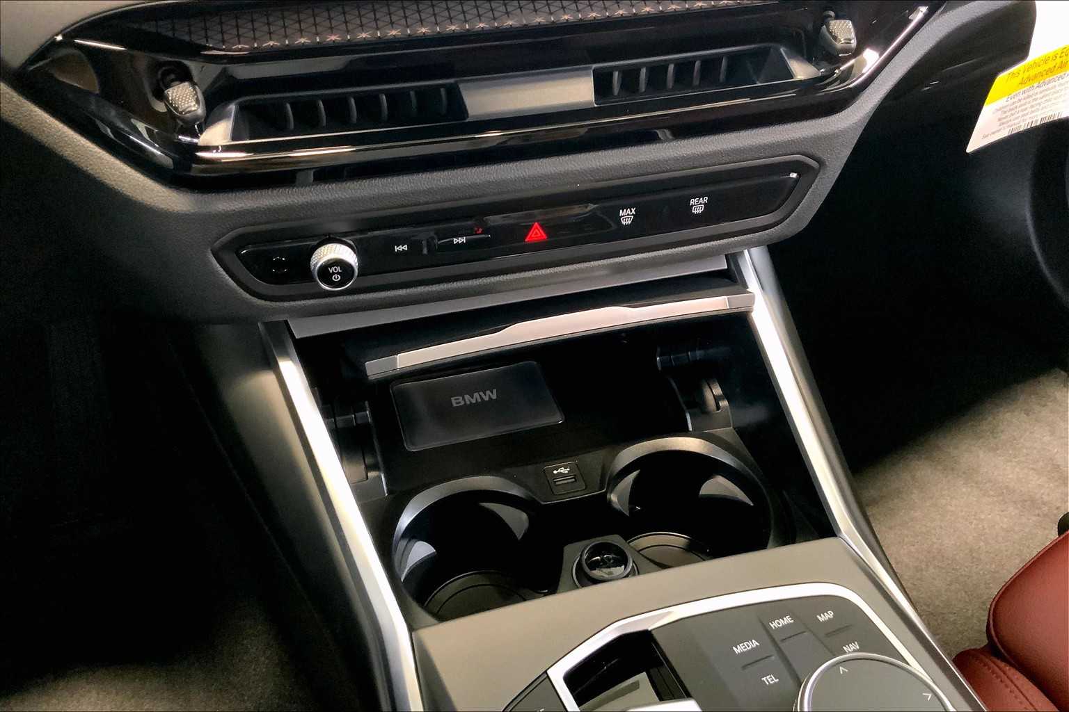 Vehicle image 13 of 22