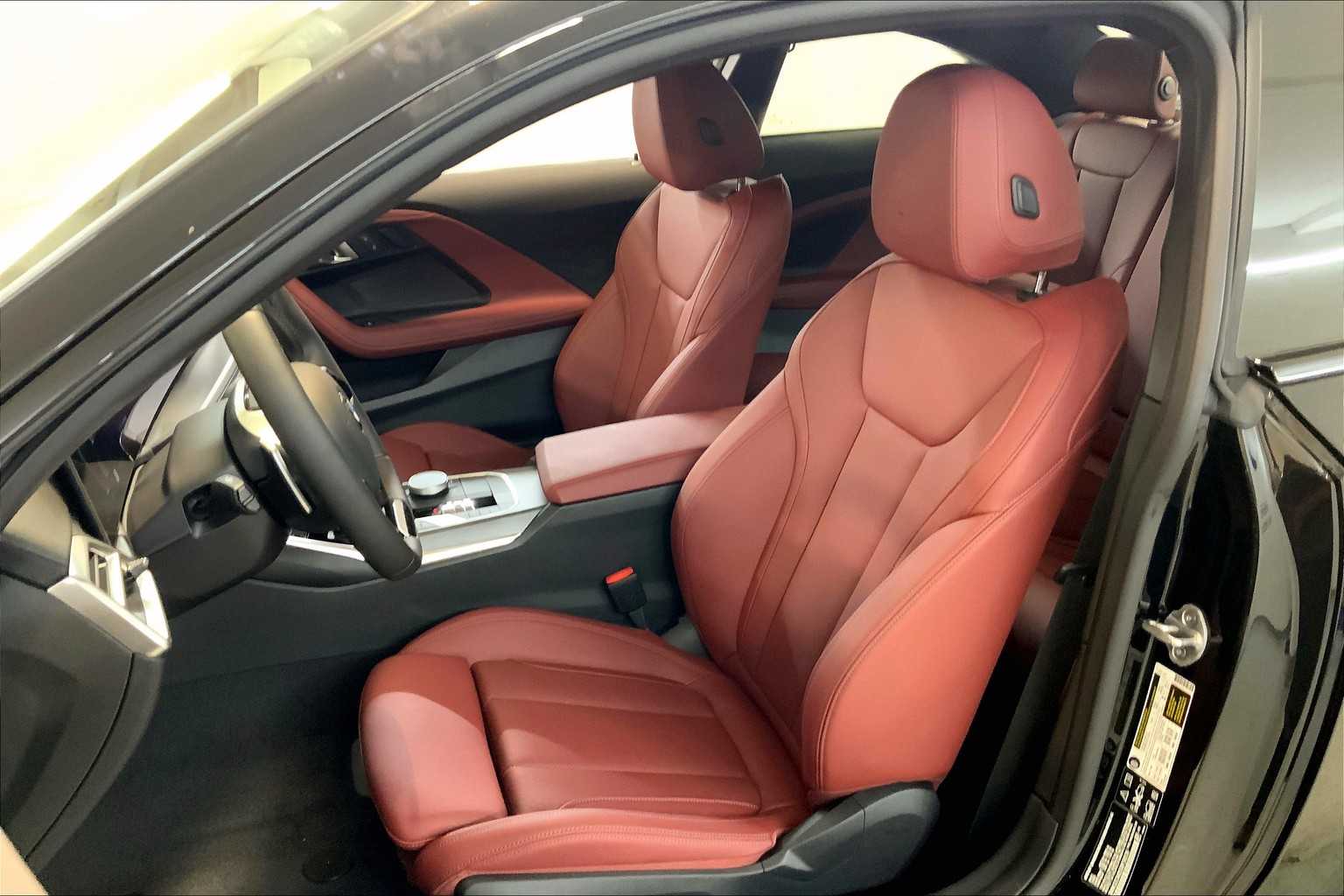 Vehicle image 8 of 22