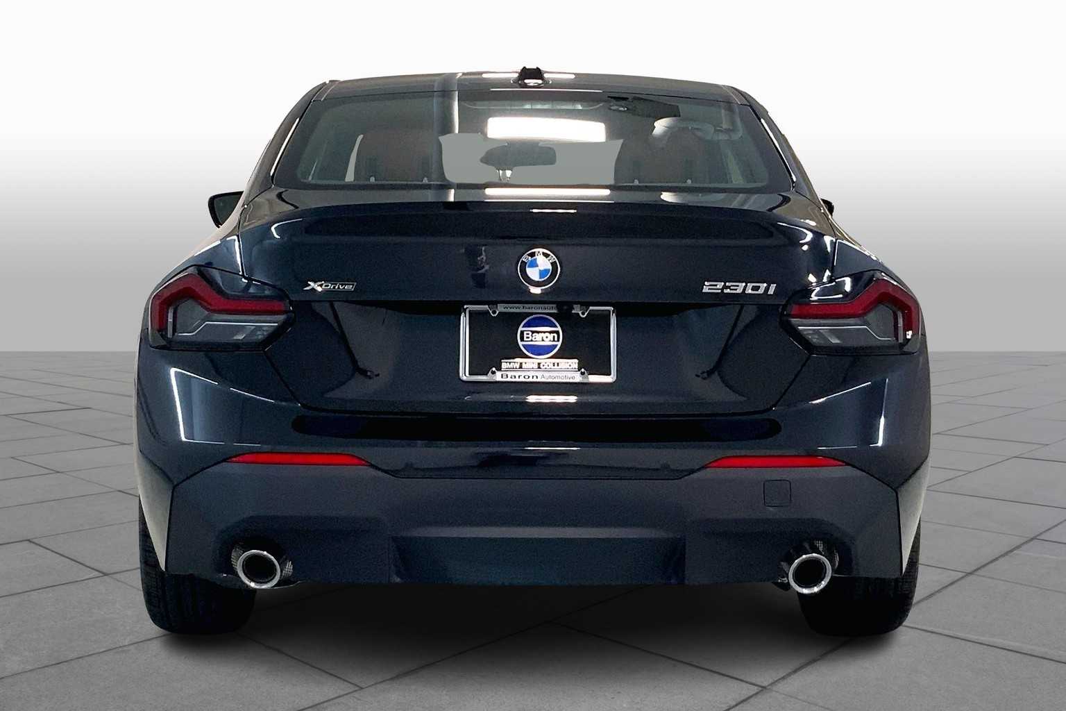 Vehicle image 4 of 22