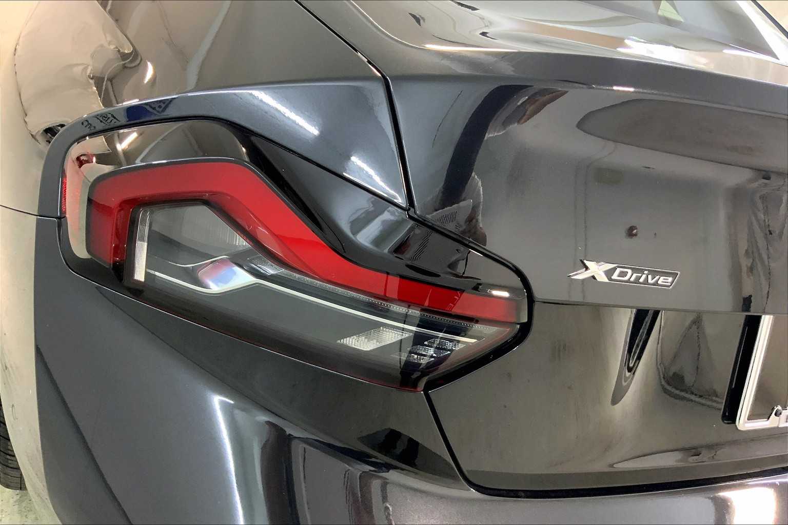 Vehicle image 17 of 22