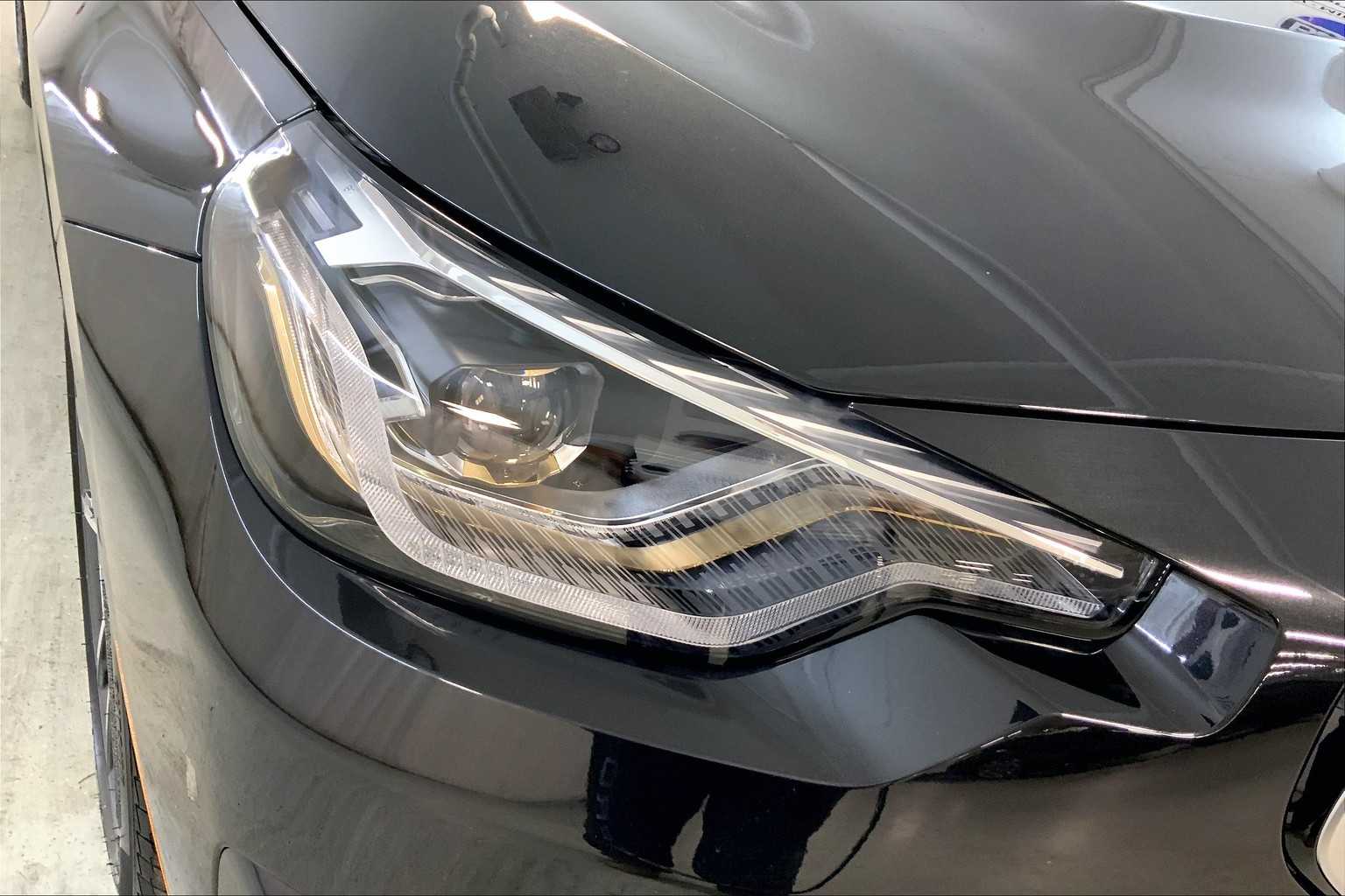 Vehicle image 16 of 22