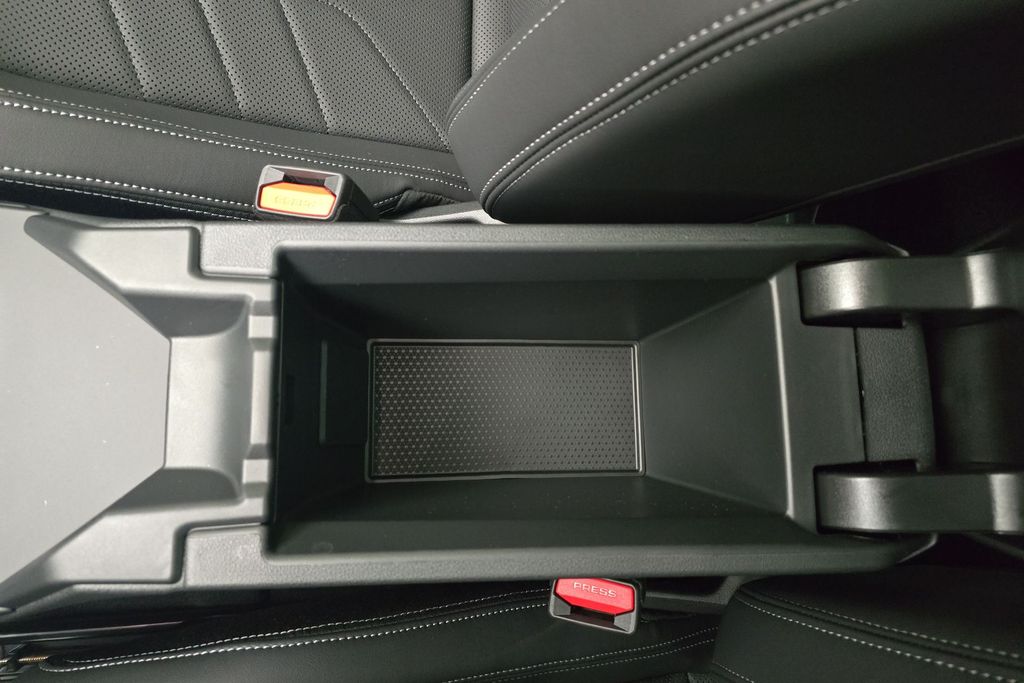 Vehicle image 22 of 30