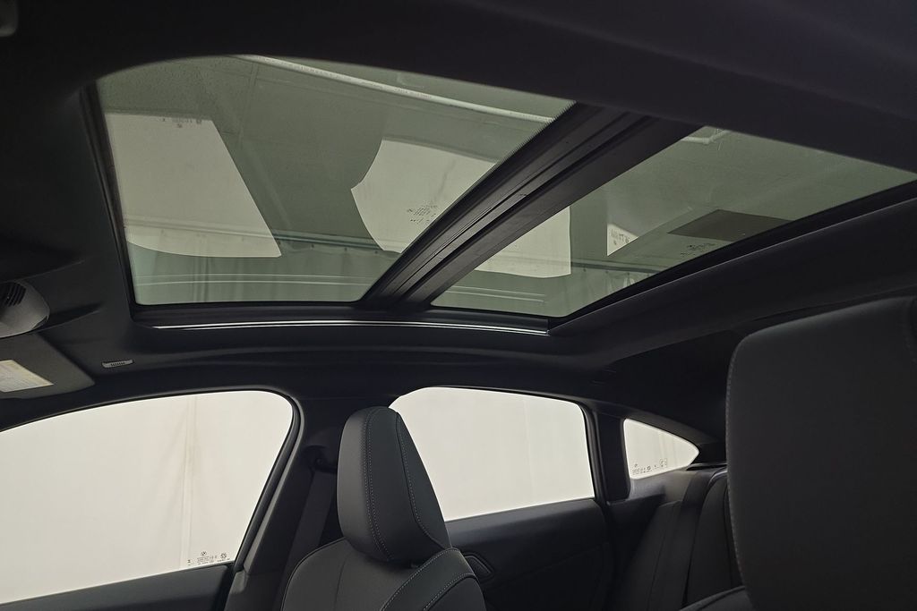 Vehicle image 23 of 30