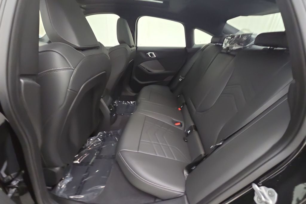 Vehicle image 24 of 30