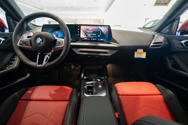 Vehicle image 11 of 32